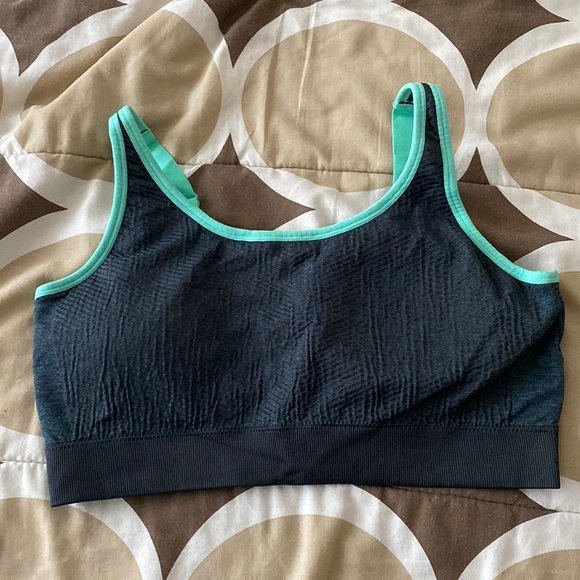 Fabletics Sports Bra - Size Large - Picture 3 of 4